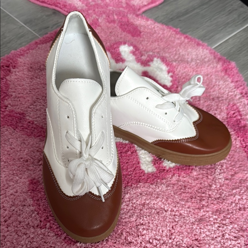 Stylish White and Brown Women's Flats
